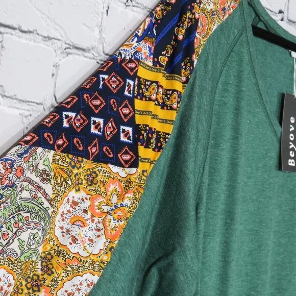 NEW - Women's Relaxed V-Neck Long Sleeve Top - Picture 6 of 8